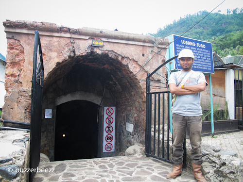 Pintu masuk Lubang Mbah Soero