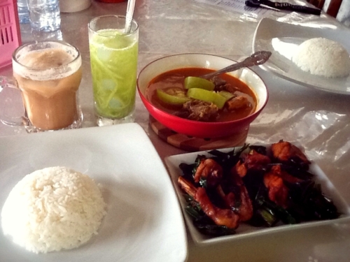 Aceh food for our lunch (photo by Nenny Wulandari)
