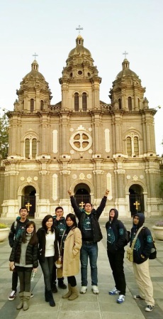 Di depan St. Joseph Church, Wangfujing, Beijing (photo from Garuda Indonesia's tweet)